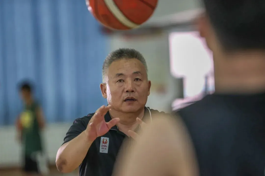 如何利用心理学技巧提高篮球比赛中的专注度_1